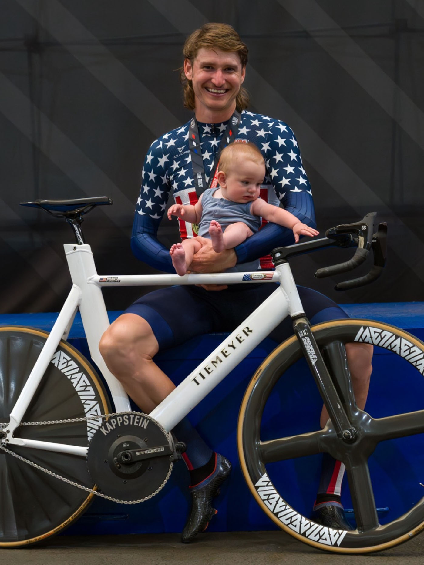 https://pic.lightbicycle.com/www/home/images/compressed/light-bicycle-homepage-ambassador-grant-koontz.jpeg