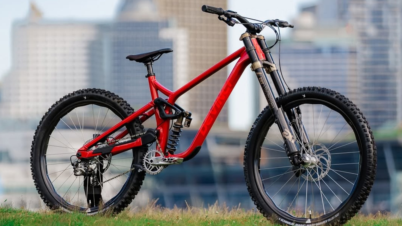 https://pic.lightbicycle.com/www/home/images/compressed/light-bicycle-rider-favorites-eh935s.jpeg