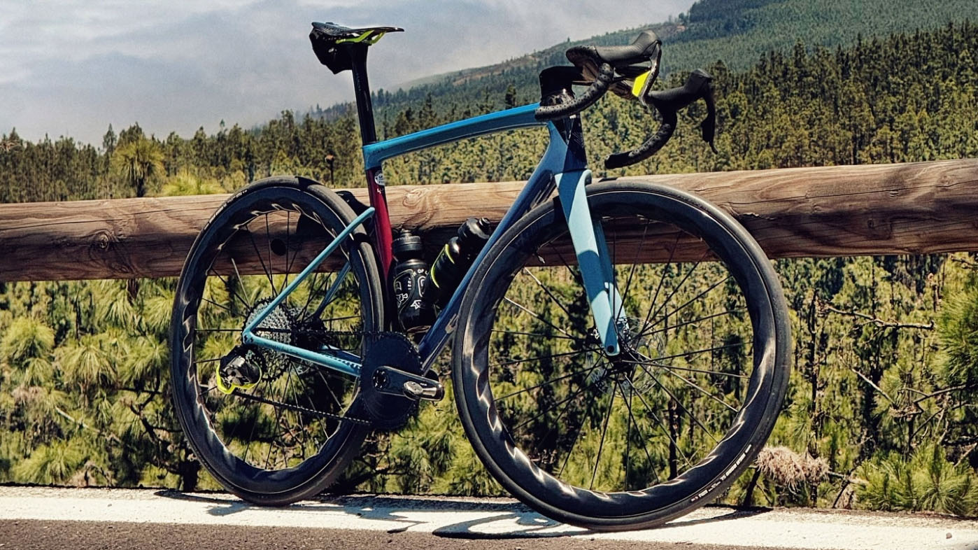 Carbon Rims & Wheels - 100% Customizable | Light Bicycle