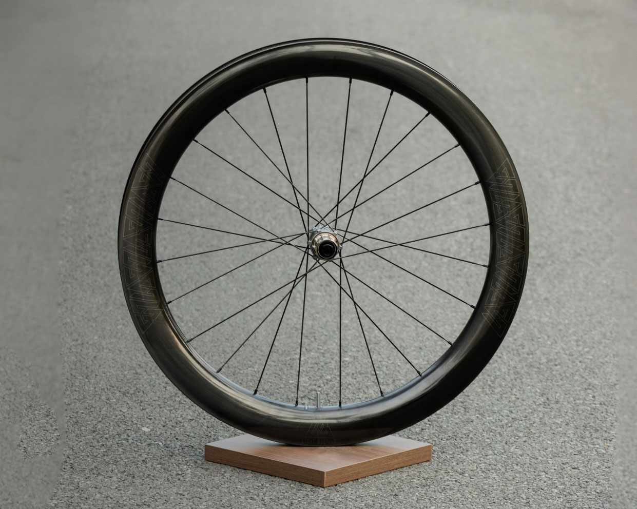 https://pic.lightbicycle.com/www/home/images/compressed/mo-homepage-ag58-disc.jpeg