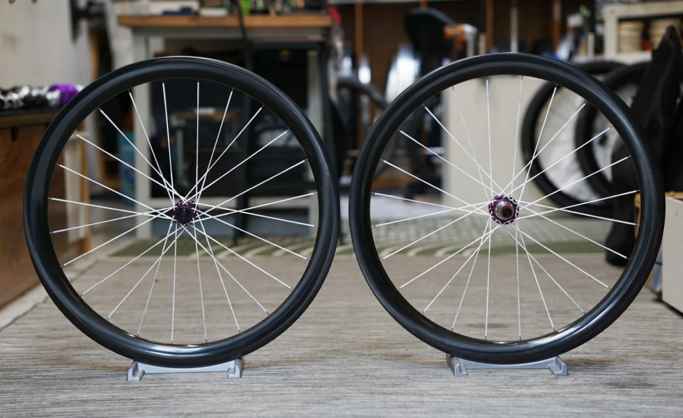 light-bicycle-wg44-disc-berd-spoke-custom-wheelset.jpeg