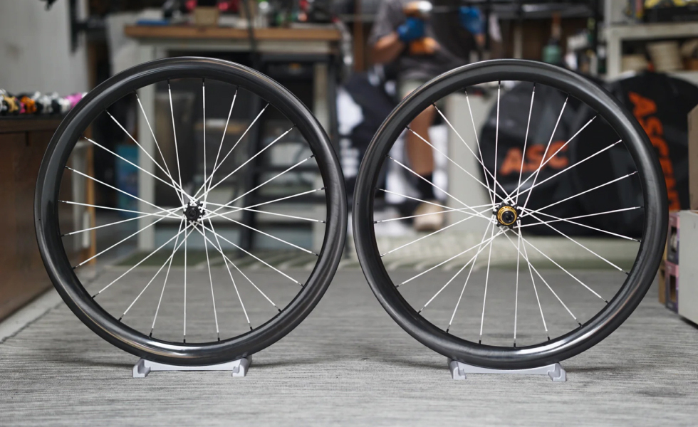 light-bicycle-wg44-disc-berd-spoke-wide-gravel-wheelset.jpeg