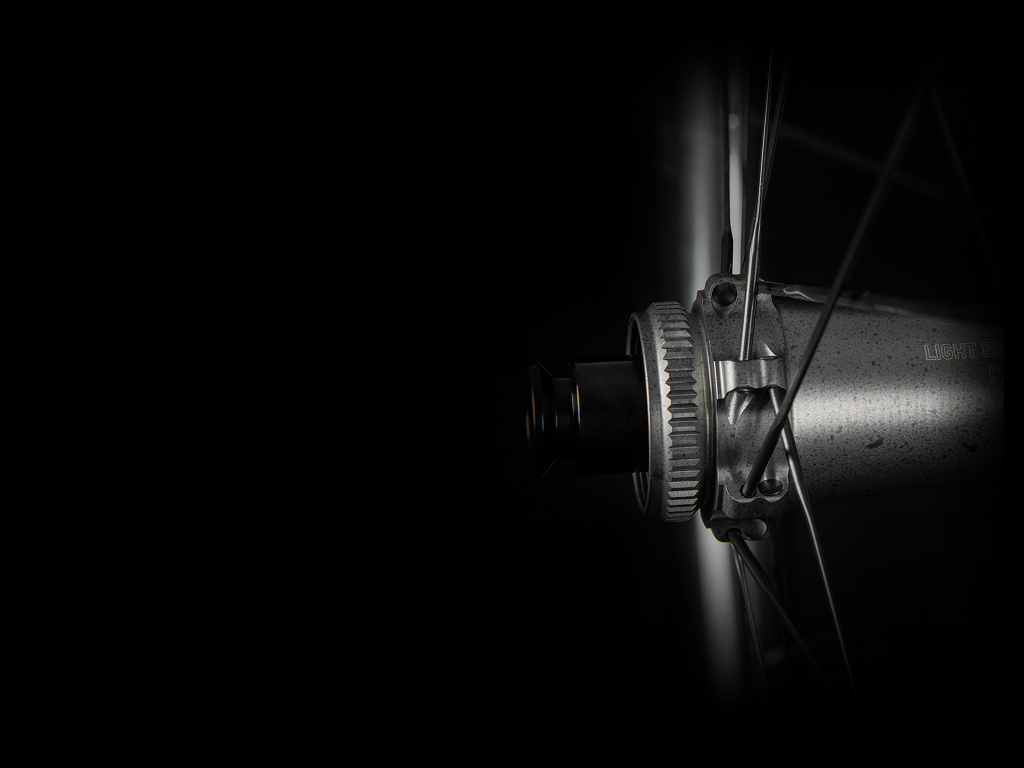 pad-h-light-bicycle-the-qvist-mono-hub-gray-every-detail-every-mile.jpeg
