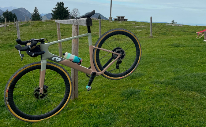 light-bicycle-wr45-disc-700c-road-carbon-wheelset-laced-to-dt-swiss-350-hubs.jpeg