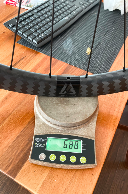 light-bicycle-wr45-disc-brake-road-carbon-wheels-matte-12k-twill-vertical-finish.jpeg