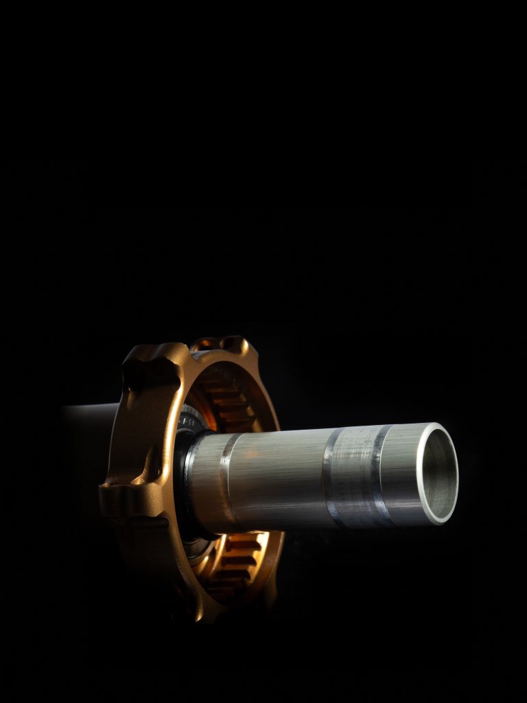 pad-s-introducing-the-limited-edition-light-bicycle-qvist-wheelsets-alignment-grooves-into-the-thru-axle.jpeg