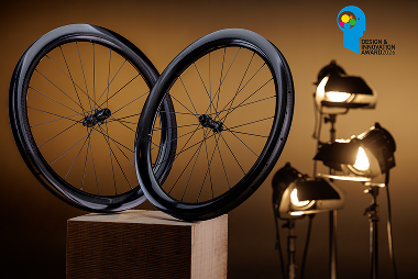 light-bicycle-dia-award-winning-wg55-disc-wide-gravel-wheel.jpeg