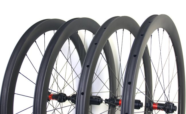 AR46-Disc-carbon-wheelsets-tubeless-and-tubeless-ready.jpeg