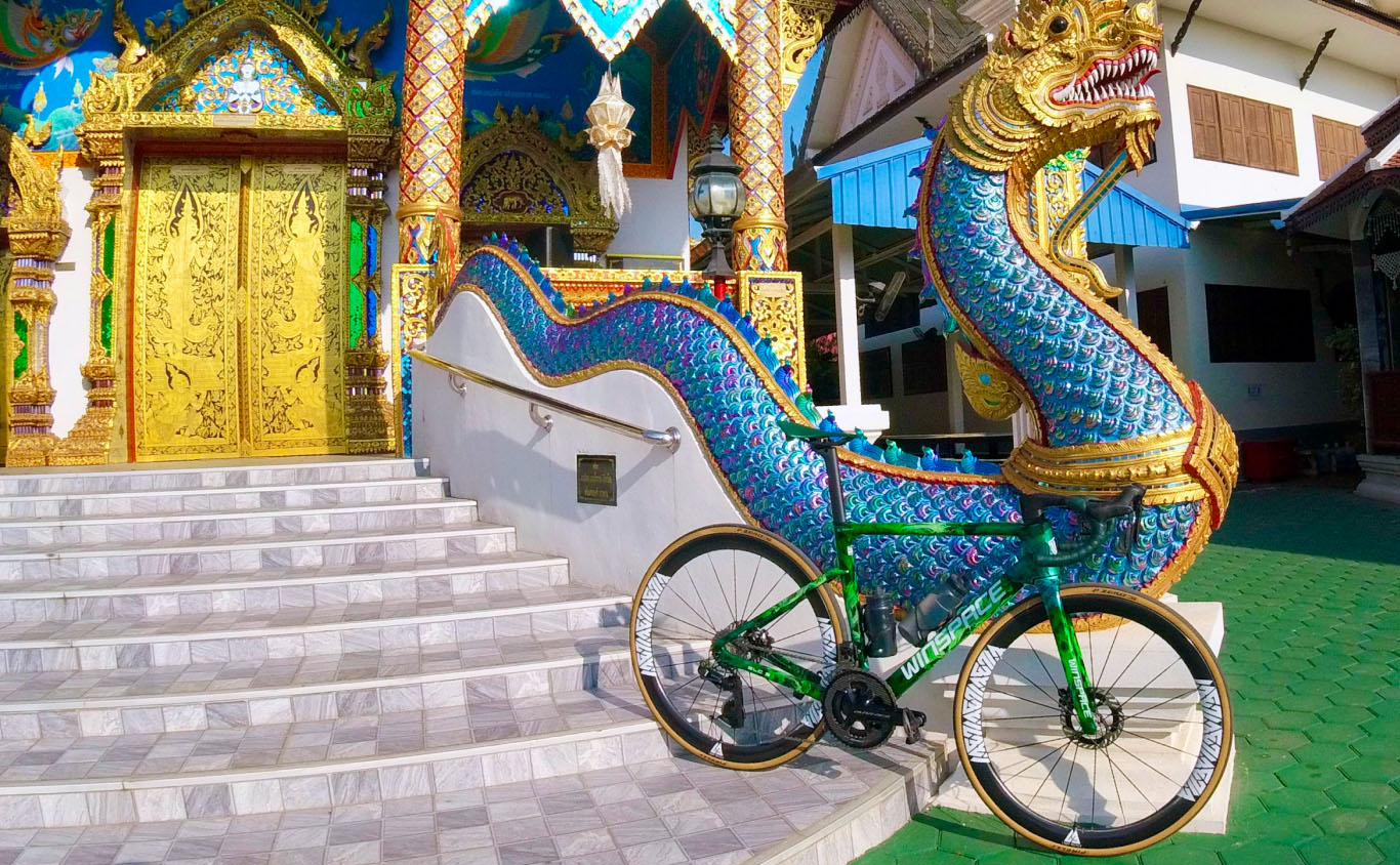 light-bicycle-airia-45-disc-review-sub-980g-precision-engineering-that-defies-the-scale.jpeg