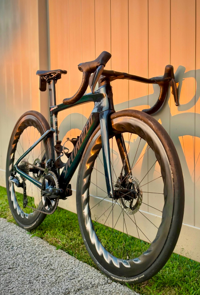 light-bicycle-rider-story-turbo-65-disc-review-custom-road-carbon-wheelset-bobby.jpeg