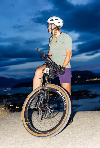 light-bicycle-ambassador-story-wg44-disc-44mm-aero-custom-carbon-wheels-review.jpeg