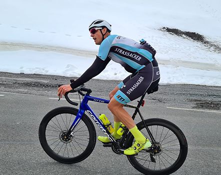Road-bike-climbing-uphill.jpeg